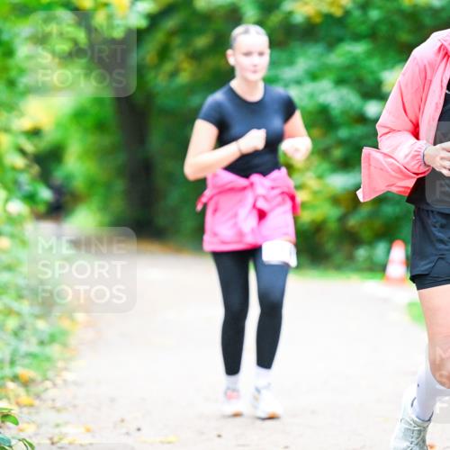 12.10.2025 - Bramfelder Halbmarathon 2025 Dr. Thomas Lammeyer http://msf.ph/oto/9360379 12.10.2025 11:11:50 Laufen 34, 2820 meine-sportfotos.de