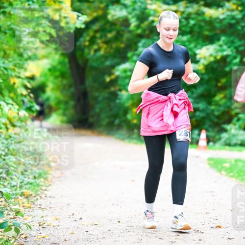 12.10.2025 - Bramfelder Halbmarathon 2025 Dr. Thomas Lammeyer http://msf.ph/oto/9360383 12.10.2025 11:11:51 Laufen 281 meine-sportfotos.de