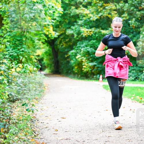 12.10.2025 - Bramfelder Halbmarathon 2025 Dr. Thomas Lammeyer http://msf.ph/oto/9360392 12.10.2025 11:11:52 Laufen 2819 meine-sportfotos.de