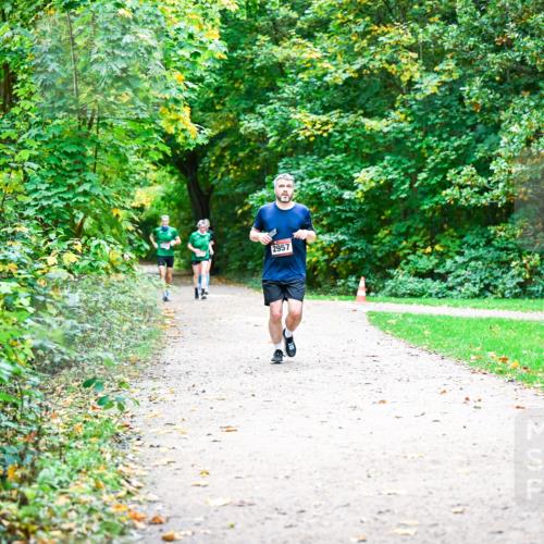 12.10.2025 - Bramfelder Halbmarathon 2025 Dr. Thomas Lammeyer http://msf.ph/oto/9360397 12.10.2025 11:12:12 Laufen 2957 meine-sportfotos.de