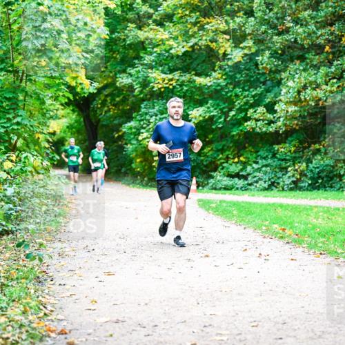 12.10.2025 - Bramfelder Halbmarathon 2025 Dr. Thomas Lammeyer http://msf.ph/oto/9360404 12.10.2025 11:12:13 Laufen 2957 meine-sportfotos.de