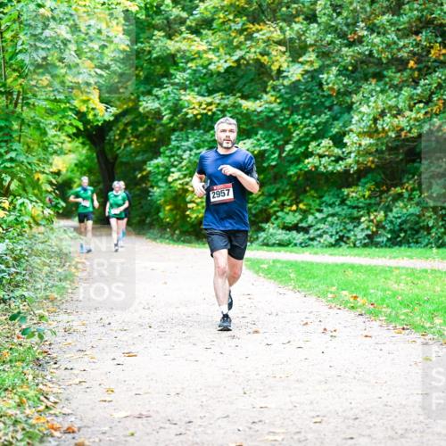 12.10.2025 - Bramfelder Halbmarathon 2025 Dr. Thomas Lammeyer http://msf.ph/oto/9360406 12.10.2025 11:12:13 Laufen 2957 meine-sportfotos.de