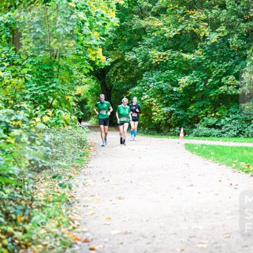 12.10.2025 - Bramfelder Halbmarathon 2025 Dr. Thomas Lammeyer http://msf.ph/oto/9360418 12.10.2025 11:12:16 Laufen 2355, 2318, 2800 meine-sportfotos.de