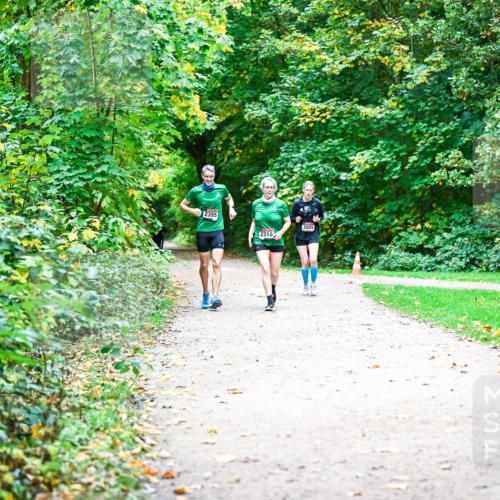 12.10.2025 - Bramfelder Halbmarathon 2025 Dr. Thomas Lammeyer http://msf.ph/oto/9360433 12.10.2025 11:12:20 Laufen 2355, 2318, 2809 meine-sportfotos.de