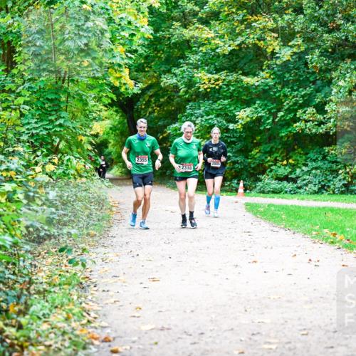 12.10.2025 - Bramfelder Halbmarathon 2025 Dr. Thomas Lammeyer http://msf.ph/oto/9360438 12.10.2025 11:12:21 Laufen 2355, 2809, 2318 meine-sportfotos.de