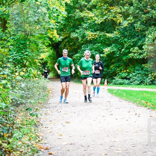 12.10.2025 - Bramfelder Halbmarathon 2025 Dr. Thomas Lammeyer http://msf.ph/oto/9360444 12.10.2025 11:12:21 Laufen 2355, 2318, 2809 meine-sportfotos.de
