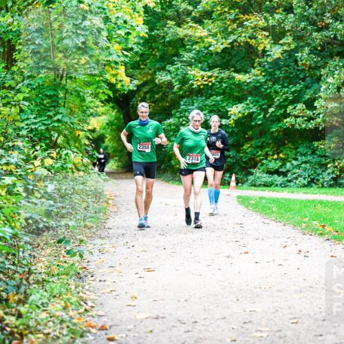 12.10.2025 - Bramfelder Halbmarathon 2025 Dr. Thomas Lammeyer http://msf.ph/oto/9360445 12.10.2025 11:12:22 Laufen 2355, 809, 2318 meine-sportfotos.de