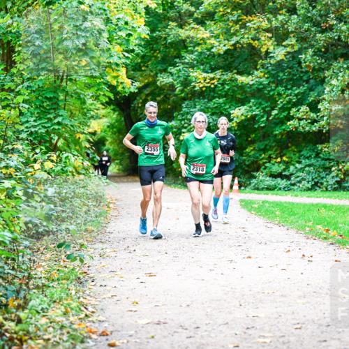 12.10.2025 - Bramfelder Halbmarathon 2025 Dr. Thomas Lammeyer http://msf.ph/oto/9360449 12.10.2025 11:12:22 Laufen 2355, 2318, 2809 meine-sportfotos.de