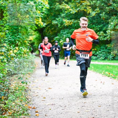 12.10.2025 - Bramfelder Halbmarathon 2025 Dr. Thomas Lammeyer http://msf.ph/oto/9360508 12.10.2025 11:12:41 Laufen 2914, 2781 meine-sportfotos.de