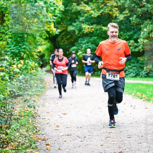12.10.2025 - Bramfelder Halbmarathon 2025 Dr. Thomas Lammeyer http://msf.ph/oto/9360509 12.10.2025 11:12:42 Laufen 2781 meine-sportfotos.de