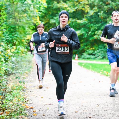12.10.2025 - Bramfelder Halbmarathon 2025 Dr. Thomas Lammeyer http://msf.ph/oto/9360536 12.10.2025 11:12:47 Laufen 2387, 2793, 2014, 2704 meine-sportfotos.de