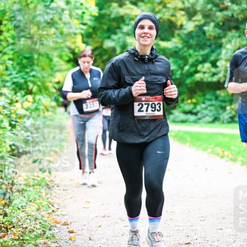 12.10.2025 - Bramfelder Halbmarathon 2025 Dr. Thomas Lammeyer http://msf.ph/oto/9360538 12.10.2025 11:12:47 Laufen 2387, 2793, 2704 meine-sportfotos.de