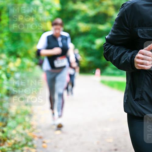 12.10.2025 - Bramfelder Halbmarathon 2025 Dr. Thomas Lammeyer http://msf.ph/oto/9360542 12.10.2025 11:12:48 Laufen 34, 2793 meine-sportfotos.de