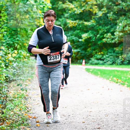 12.10.2025 - Bramfelder Halbmarathon 2025 Dr. Thomas Lammeyer http://msf.ph/oto/9360544 12.10.2025 11:12:48 Laufen 2387, 836 meine-sportfotos.de