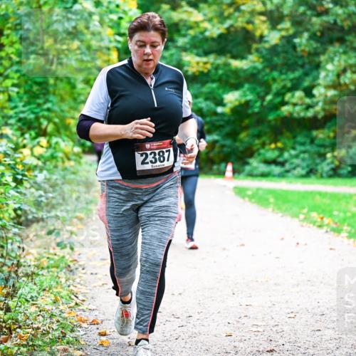 12.10.2025 - Bramfelder Halbmarathon 2025 Dr. Thomas Lammeyer http://msf.ph/oto/9360546 12.10.2025 11:12:49 Laufen 2387 meine-sportfotos.de