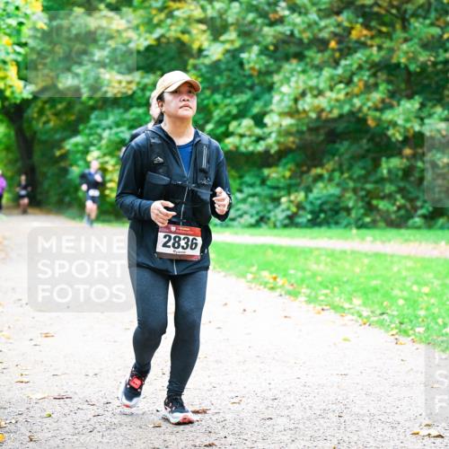 12.10.2025 - Bramfelder Halbmarathon 2025 Dr. Thomas Lammeyer http://msf.ph/oto/9360551 12.10.2025 11:12:51 Laufen 2836 meine-sportfotos.de
