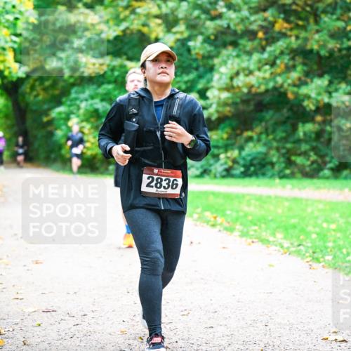 12.10.2025 - Bramfelder Halbmarathon 2025 Dr. Thomas Lammeyer http://msf.ph/oto/9360553 12.10.2025 11:12:51 Laufen 2836 meine-sportfotos.de