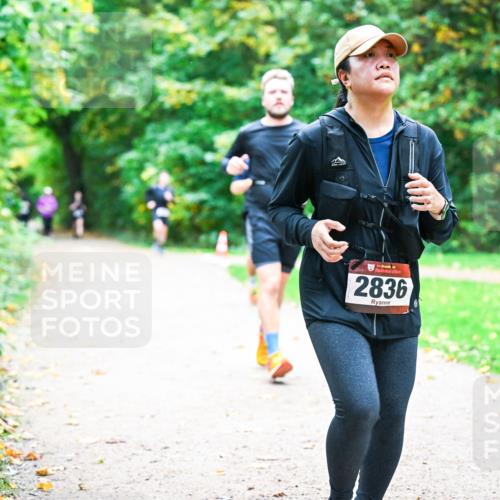 12.10.2025 - Bramfelder Halbmarathon 2025 Dr. Thomas Lammeyer http://msf.ph/oto/9360554 12.10.2025 11:12:52 Laufen 34, 2836 meine-sportfotos.de