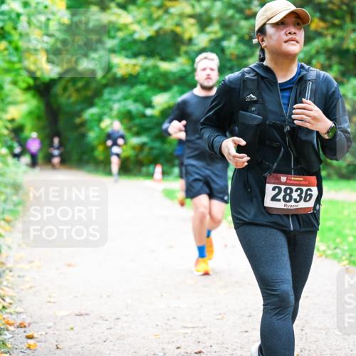 12.10.2025 - Bramfelder Halbmarathon 2025 Dr. Thomas Lammeyer http://msf.ph/oto/9360555 12.10.2025 11:12:52 Laufen 34, 2836 meine-sportfotos.de