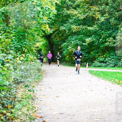 12.10.2025 - Bramfelder Halbmarathon 2025 Dr. Thomas Lammeyer http://msf.ph/oto/9360559 12.10.2025 11:12:55 Laufen 2850, 2000 meine-sportfotos.de