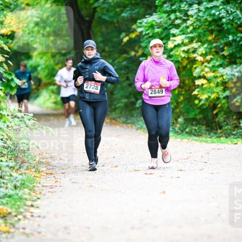 12.10.2025 - Bramfelder Halbmarathon 2025 Dr. Thomas Lammeyer http://msf.ph/oto/9360580 12.10.2025 11:13:02 Laufen 2728, 2849, 2425 meine-sportfotos.de
