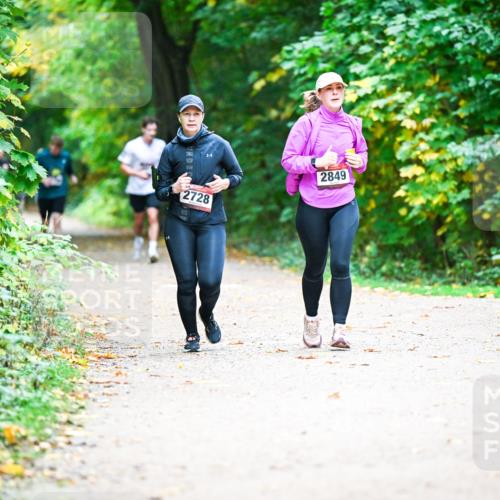 12.10.2025 - Bramfelder Halbmarathon 2025 Dr. Thomas Lammeyer http://msf.ph/oto/9360581 12.10.2025 11:13:02 Laufen 2728, 2849, 2425 meine-sportfotos.de