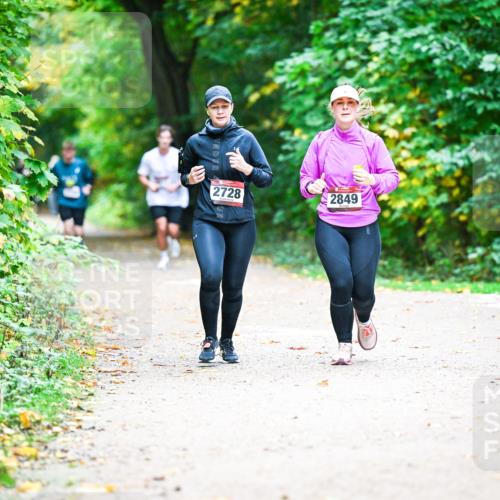 12.10.2025 - Bramfelder Halbmarathon 2025 Dr. Thomas Lammeyer http://msf.ph/oto/9360585 12.10.2025 11:13:03 Laufen 23, 2728, 2849 meine-sportfotos.de