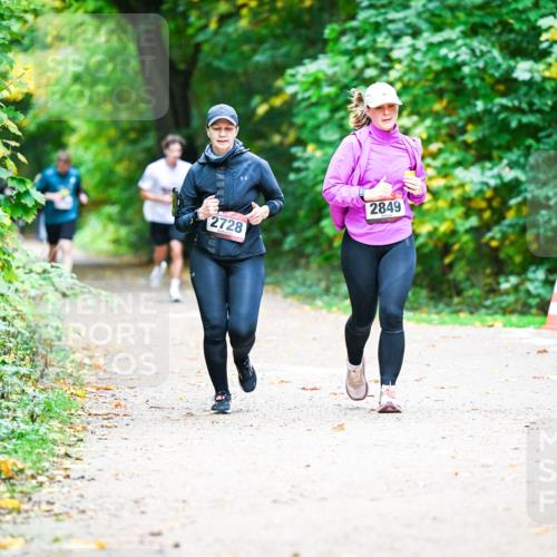 12.10.2025 - Bramfelder Halbmarathon 2025 Dr. Thomas Lammeyer http://msf.ph/oto/9360587 12.10.2025 11:13:03 Laufen 2728, 2849 meine-sportfotos.de