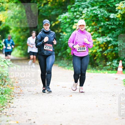 12.10.2025 - Bramfelder Halbmarathon 2025 Dr. Thomas Lammeyer http://msf.ph/oto/9360588 12.10.2025 11:13:03 Laufen 2728, 2849 meine-sportfotos.de