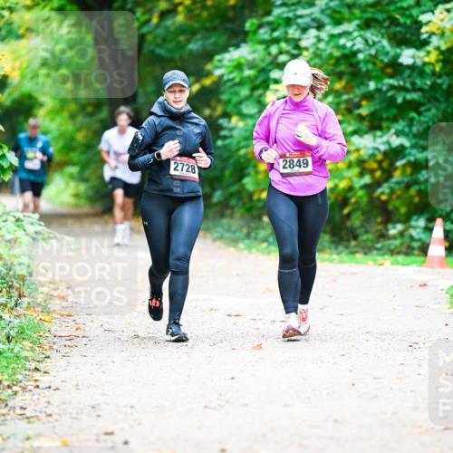 12.10.2025 - Bramfelder Halbmarathon 2025 Dr. Thomas Lammeyer http://msf.ph/oto/9360589 12.10.2025 11:13:03 Laufen 2728, 2849 meine-sportfotos.de
