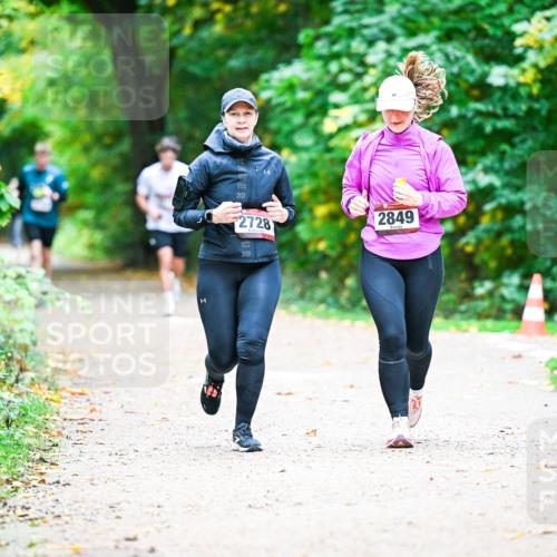 12.10.2025 - Bramfelder Halbmarathon 2025 Dr. Thomas Lammeyer http://msf.ph/oto/9360591 12.10.2025 11:13:04 Laufen 2728, 20, 2849 meine-sportfotos.de