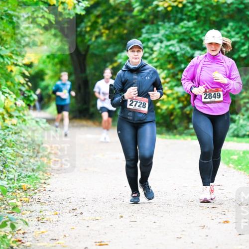12.10.2025 - Bramfelder Halbmarathon 2025 Dr. Thomas Lammeyer http://msf.ph/oto/9360596 12.10.2025 11:13:06 Laufen 2728, 50, 2849 meine-sportfotos.de