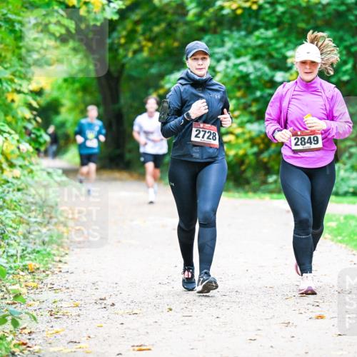 12.10.2025 - Bramfelder Halbmarathon 2025 Dr. Thomas Lammeyer http://msf.ph/oto/9360597 12.10.2025 11:13:06 Laufen 2728, 2849 meine-sportfotos.de