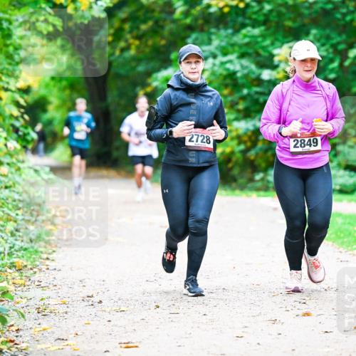 12.10.2025 - Bramfelder Halbmarathon 2025 Dr. Thomas Lammeyer http://msf.ph/oto/9360598 12.10.2025 11:13:07 Laufen 2728, 2849 meine-sportfotos.de