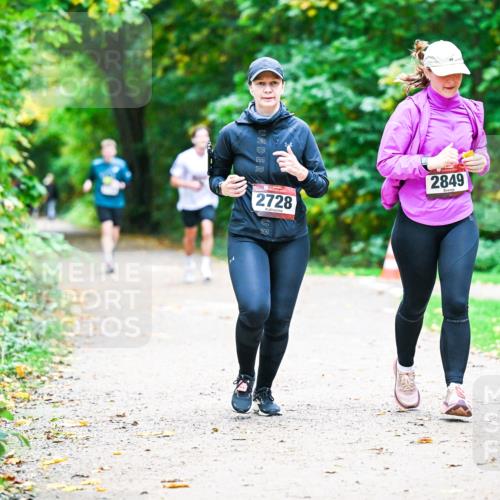 12.10.2025 - Bramfelder Halbmarathon 2025 Dr. Thomas Lammeyer http://msf.ph/oto/9360599 12.10.2025 11:13:07 Laufen 2728, 2849, 20 meine-sportfotos.de