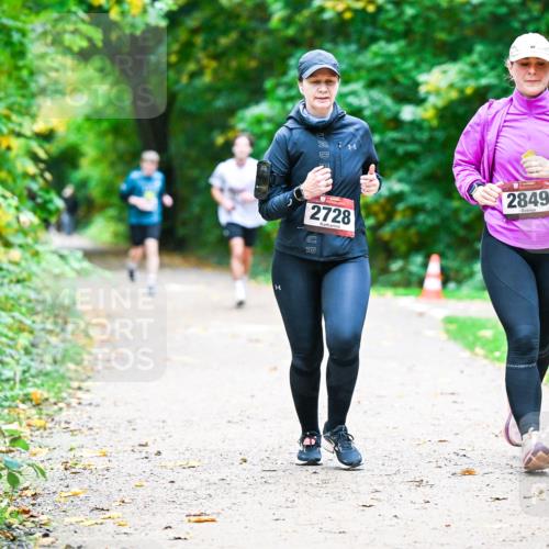 12.10.2025 - Bramfelder Halbmarathon 2025 Dr. Thomas Lammeyer http://msf.ph/oto/9360602 12.10.2025 11:13:07 Laufen 2728, 20, 2849 meine-sportfotos.de