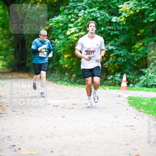 12.10.2025 - Bramfelder Halbmarathon 2025 Dr. Thomas Lammeyer http://msf.ph/oto/9360603 12.10.2025 11:13:09 Laufen 2977, 2790 meine-sportfotos.de