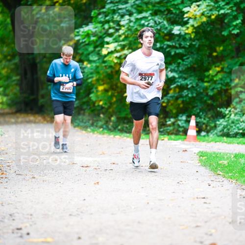 12.10.2025 - Bramfelder Halbmarathon 2025 Dr. Thomas Lammeyer http://msf.ph/oto/9360604 12.10.2025 11:13:10 Laufen 2700, 2977 meine-sportfotos.de