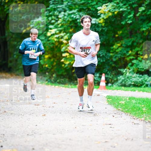 12.10.2025 - Bramfelder Halbmarathon 2025 Dr. Thomas Lammeyer http://msf.ph/oto/9360607 12.10.2025 11:13:10 Laufen 2790, 2977 meine-sportfotos.de