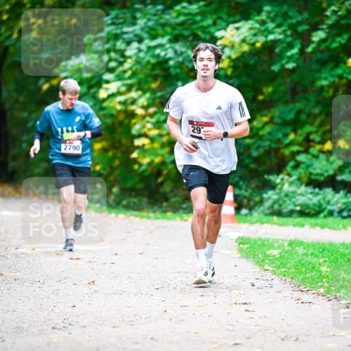 12.10.2025 - Bramfelder Halbmarathon 2025 Dr. Thomas Lammeyer http://msf.ph/oto/9360610 12.10.2025 11:13:11 Laufen 2790, 29 meine-sportfotos.de