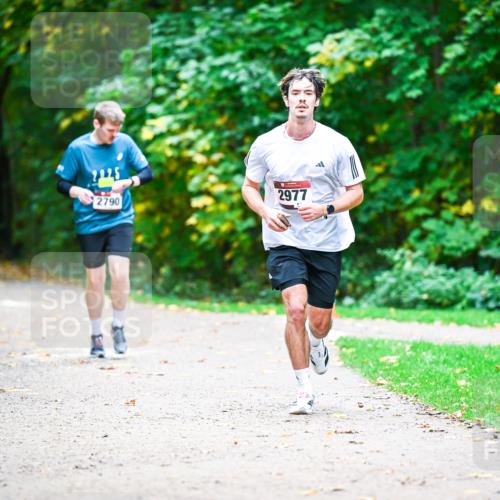 12.10.2025 - Bramfelder Halbmarathon 2025 Dr. Thomas Lammeyer http://msf.ph/oto/9360611 12.10.2025 11:13:11 Laufen 2125, 2790, 2977 meine-sportfotos.de