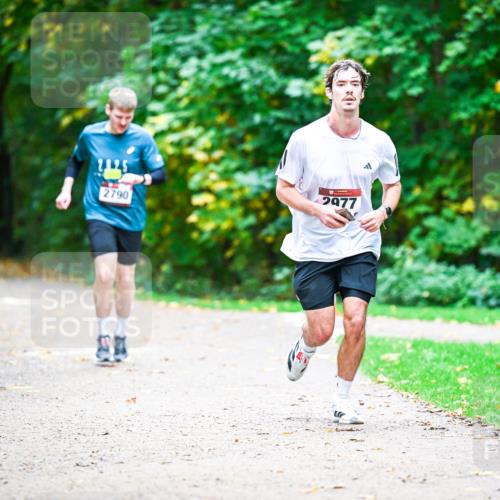 12.10.2025 - Bramfelder Halbmarathon 2025 Dr. Thomas Lammeyer http://msf.ph/oto/9360614 12.10.2025 11:13:11 Laufen 2125, 2790, 2977 meine-sportfotos.de