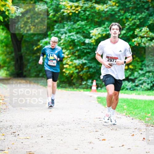 12.10.2025 - Bramfelder Halbmarathon 2025 Dr. Thomas Lammeyer http://msf.ph/oto/9360617 12.10.2025 11:13:12 Laufen 2790, 2977, 874 meine-sportfotos.de