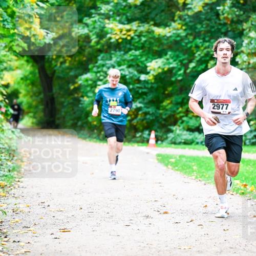 12.10.2025 - Bramfelder Halbmarathon 2025 Dr. Thomas Lammeyer http://msf.ph/oto/9360621 12.10.2025 11:13:13 Laufen 2790, 2977, 74 meine-sportfotos.de