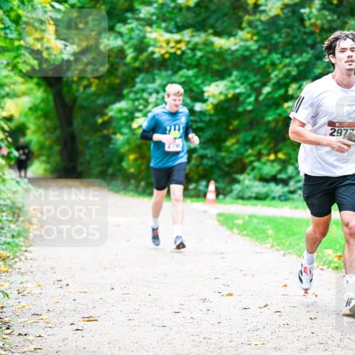 12.10.2025 - Bramfelder Halbmarathon 2025 Dr. Thomas Lammeyer http://msf.ph/oto/9360623 12.10.2025 11:13:13 Laufen 2825, 2790, 297 meine-sportfotos.de
