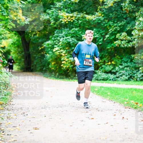 12.10.2025 - Bramfelder Halbmarathon 2025 Dr. Thomas Lammeyer http://msf.ph/oto/9360629 12.10.2025 11:13:14 Laufen 2025, 2790 meine-sportfotos.de