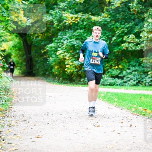 12.10.2025 - Bramfelder Halbmarathon 2025 Dr. Thomas Lammeyer http://msf.ph/oto/9360630 12.10.2025 11:13:14 Laufen 2790 meine-sportfotos.de