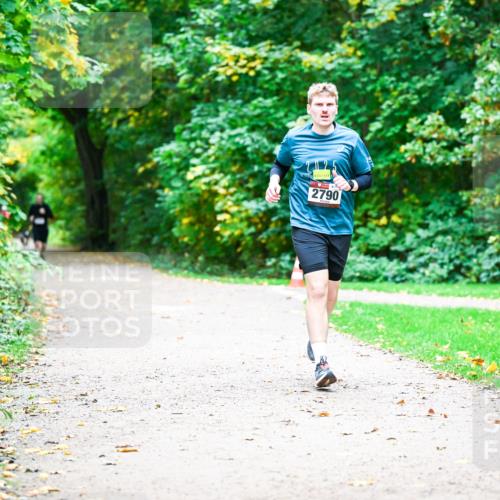 12.10.2025 - Bramfelder Halbmarathon 2025 Dr. Thomas Lammeyer http://msf.ph/oto/9360631 12.10.2025 11:13:14 Laufen 2790 meine-sportfotos.de