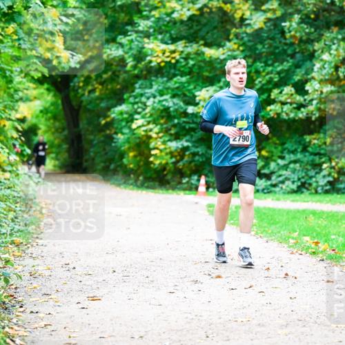 12.10.2025 - Bramfelder Halbmarathon 2025 Dr. Thomas Lammeyer http://msf.ph/oto/9360633 12.10.2025 11:13:15 Laufen 2790 meine-sportfotos.de