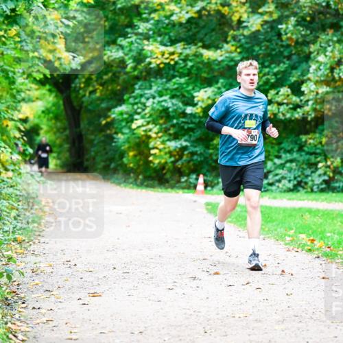 12.10.2025 - Bramfelder Halbmarathon 2025 Dr. Thomas Lammeyer http://msf.ph/oto/9360634 12.10.2025 11:13:15 Laufen 06 meine-sportfotos.de